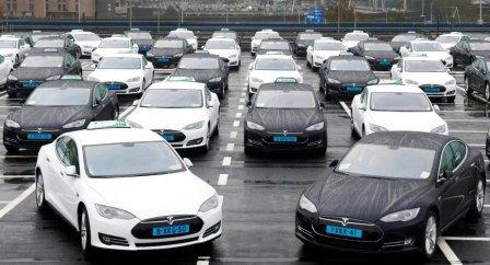 Еще одно направление, на котором сосредоточится компания Tesla Motors в ближайшее время, – развитие сети самоуправляемых такси